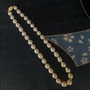 White and cream baroque south seas Pearl ombré necklace